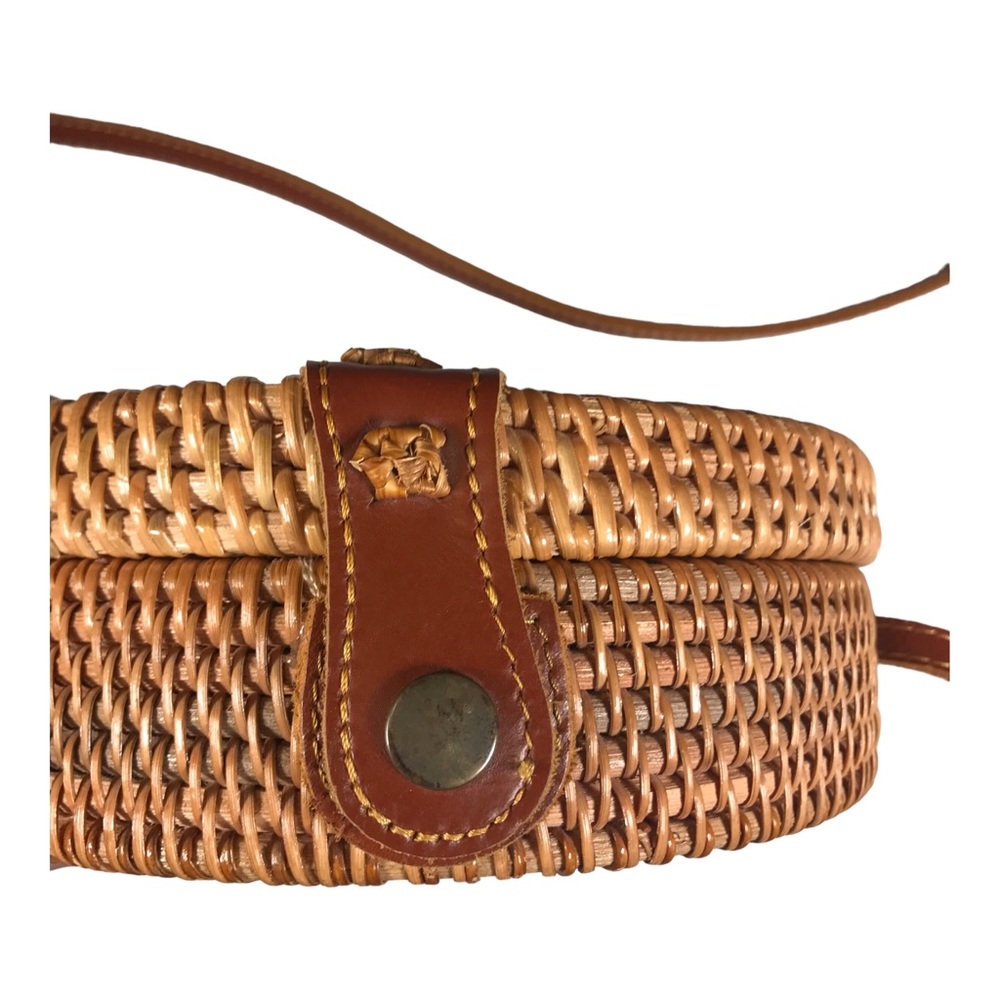 Woven Bali Style Rattan Bag - Picture 3 of 9